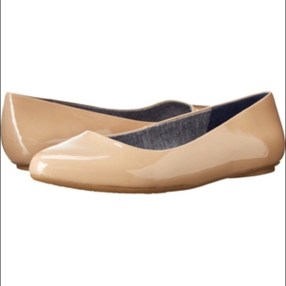 Dr Scholls Nude Color Patent Leather Flats